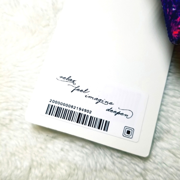 Lululemon Energy Sports Bra Seawheeze Multi Print Strappy Athleisure Yoga NWT - Picture 3 of 12